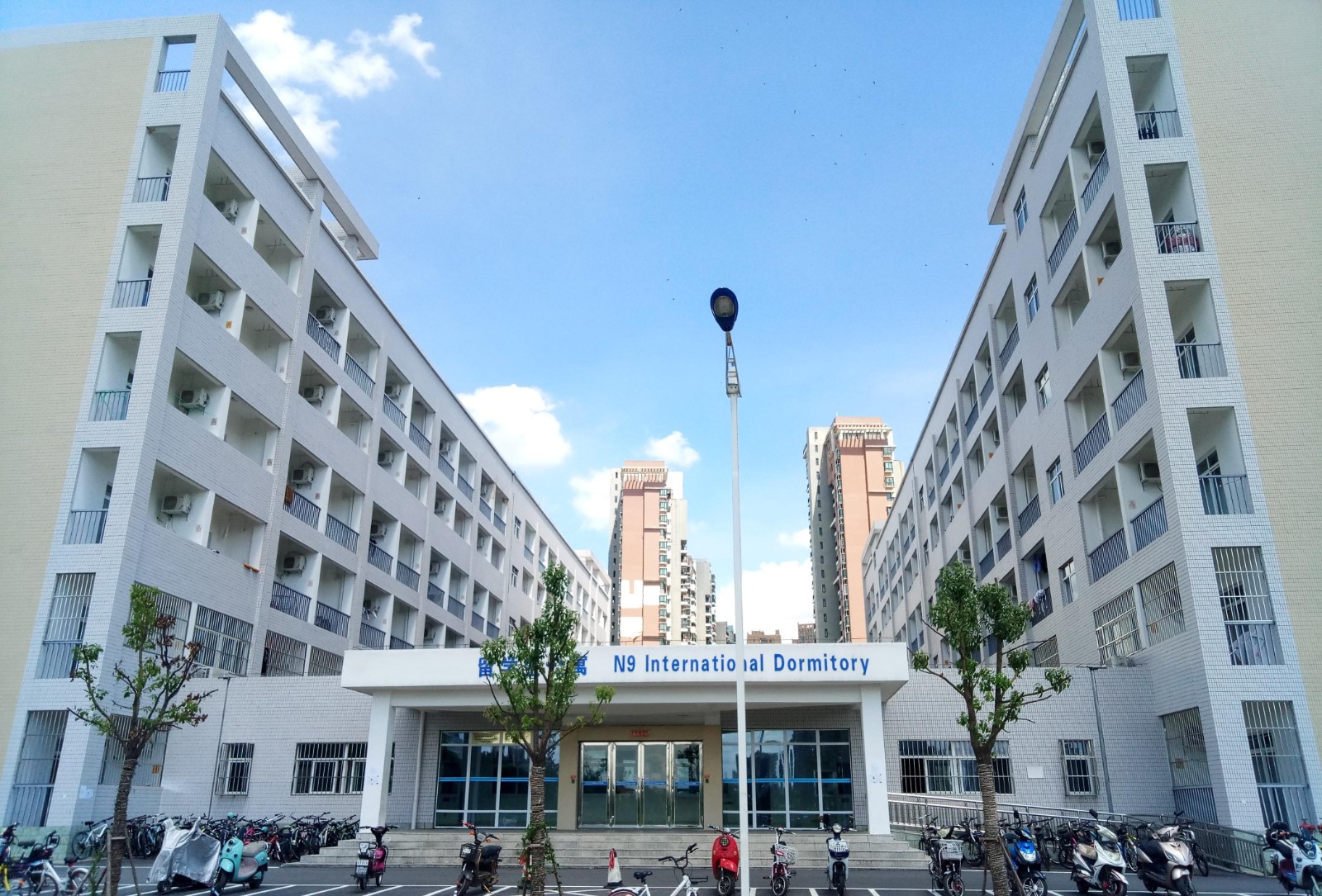 1761549978588642.jpg 南湖9号宿舍楼.jpg